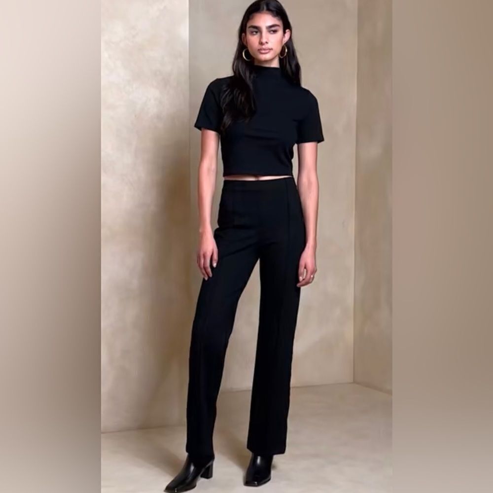 NWT Banana Republic Stretch-Ponte Crop Navy Flare Pant Size Medium-Tall